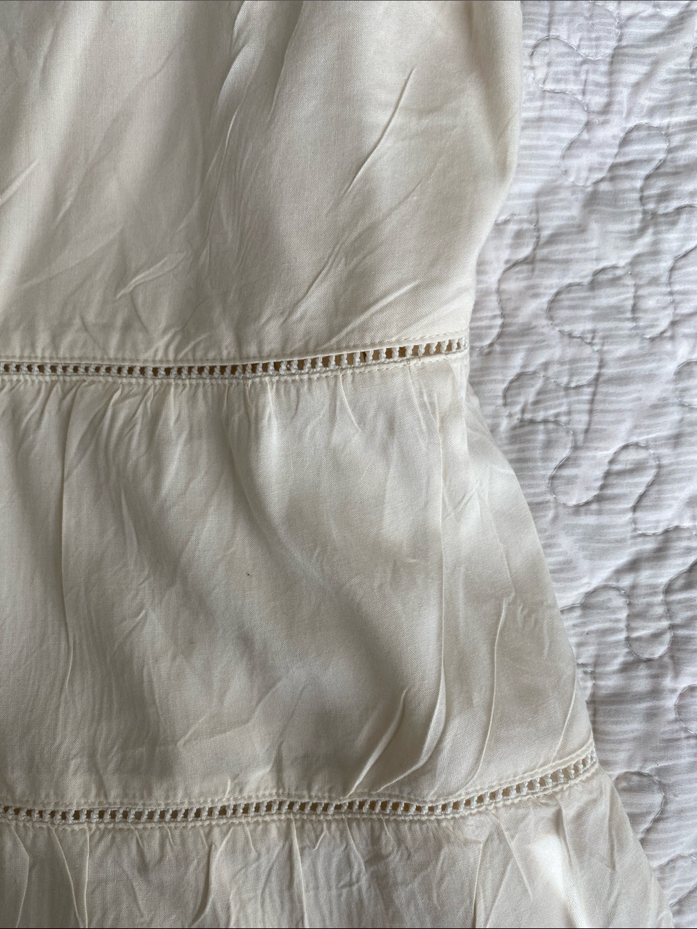 Old Navy Cream Spaghetti-Strap Tiered Camisole - Picture 4 of 5